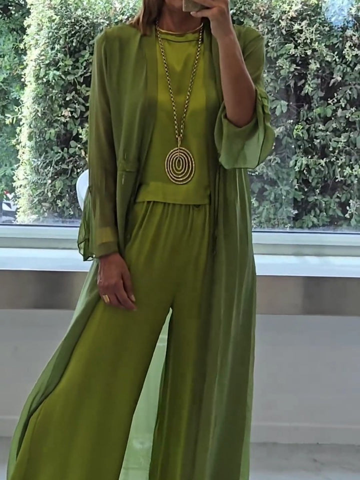 Lindsy - Elegant and Comfortable Ensemble