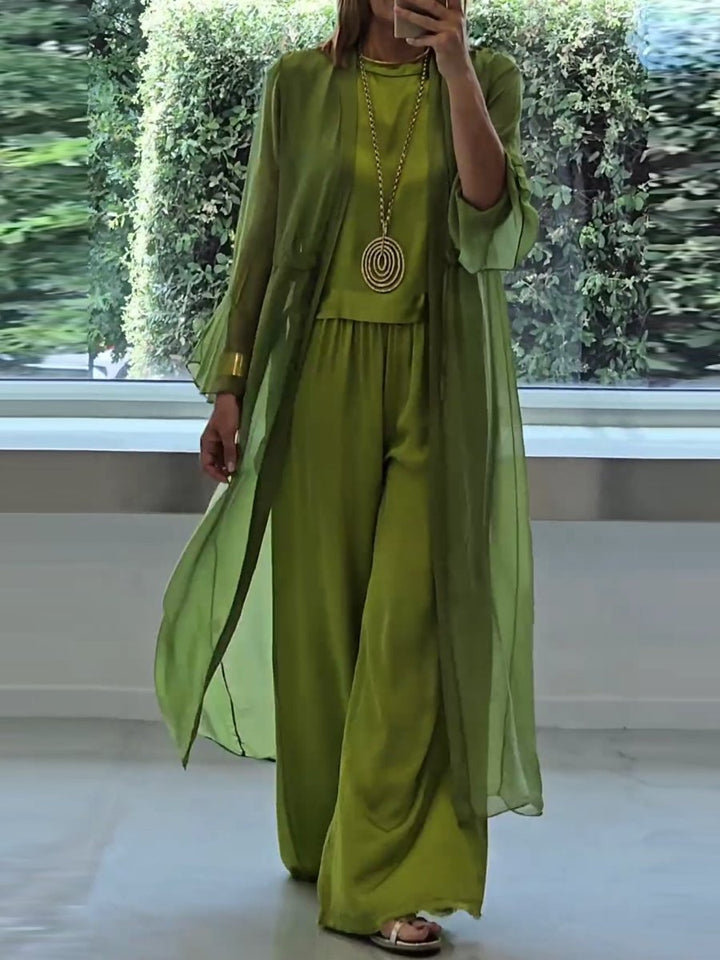 Lindsy - Elegant and Comfortable Ensemble